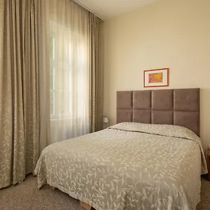 Mamaison Izabella Hotell