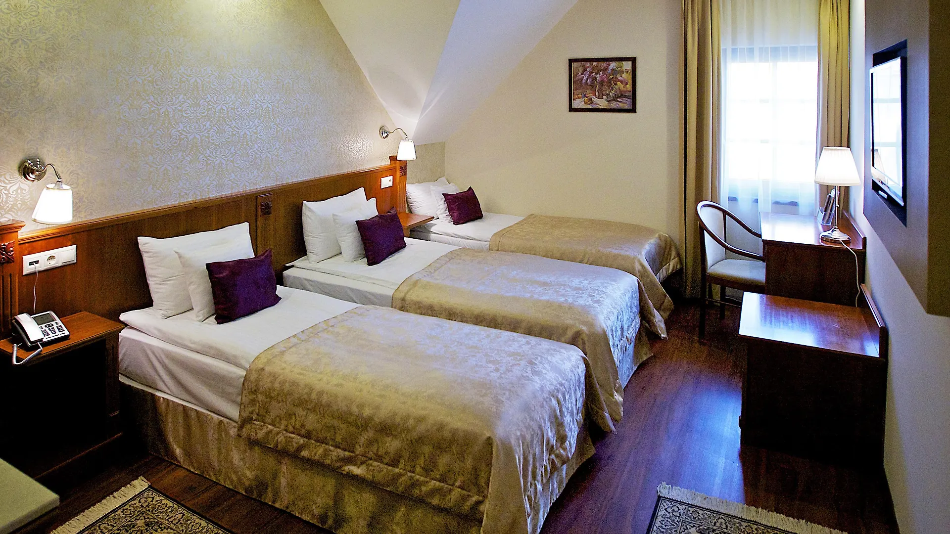 Gold Hotel Budapest 4*,