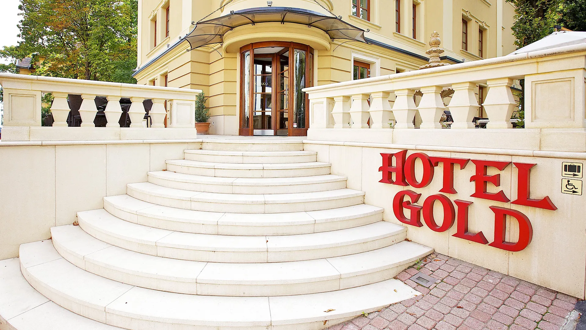 Gold Hotel Budapest 4*,